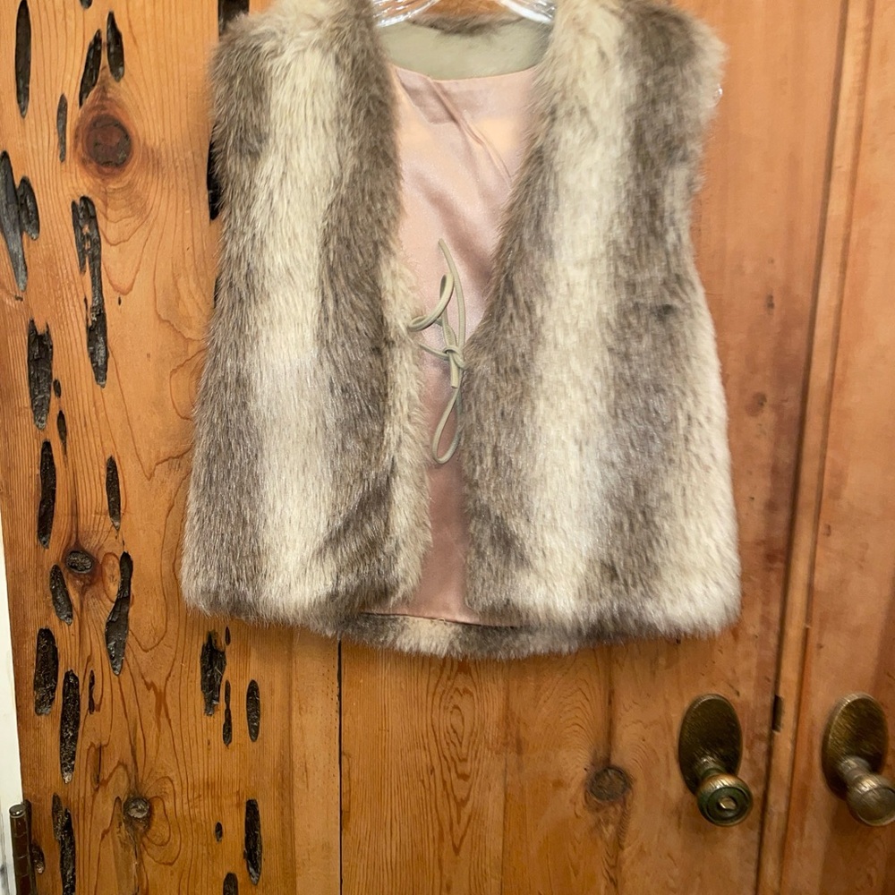 Crystal Fox Faux Fur Vest Size Small